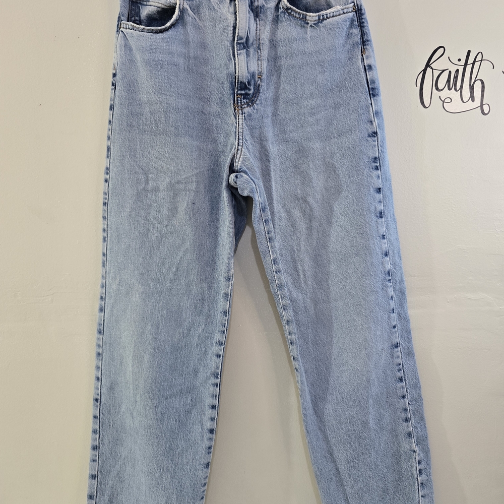 ZARA Light Wash Straight Leg Jeans – Size 6 (EUR 38) – Like New
